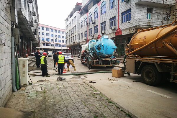 1543909582990837.jpg 清淤疏通.jpg